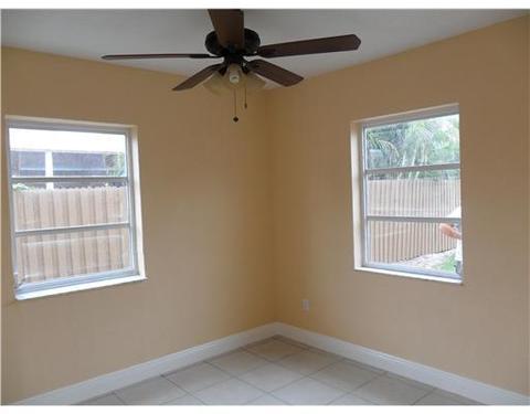 3940 E 10 Ave, Hialeah, FL 33013 photo 9
