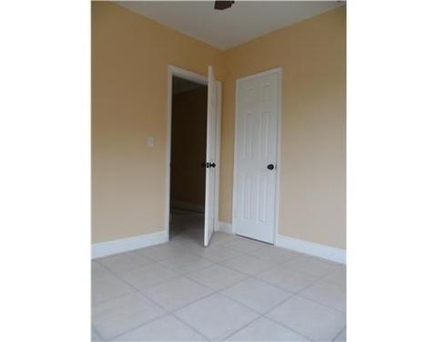 3940 E 10 Ave, Hialeah, FL 33013 photo 8