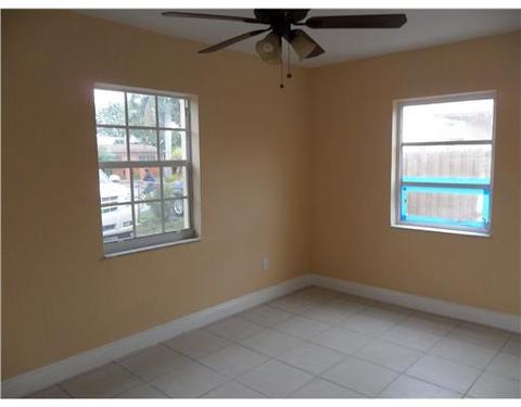 3940 E 10 Ave, Hialeah, FL 33013 photo 6