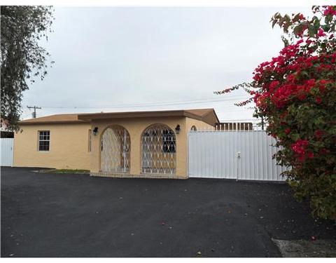 3940 E 10 Ave, Hialeah, FL 33013 photo 1
