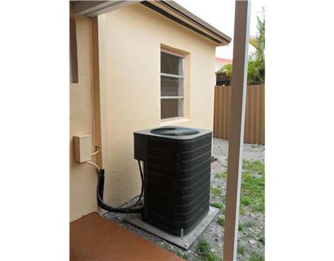 3940 E 10 Ave, Hialeah, FL 33013 photo 16