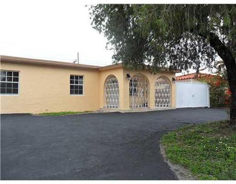 3940 E 10 Ave, Hialeah, FL 33013 photo 2