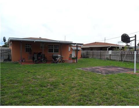 531 E 58 St, Hialeah, FL 33013 photo 3