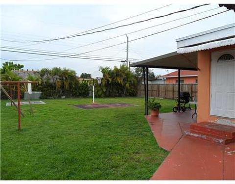 531 E 58 St, Hialeah, FL 33013 photo 2