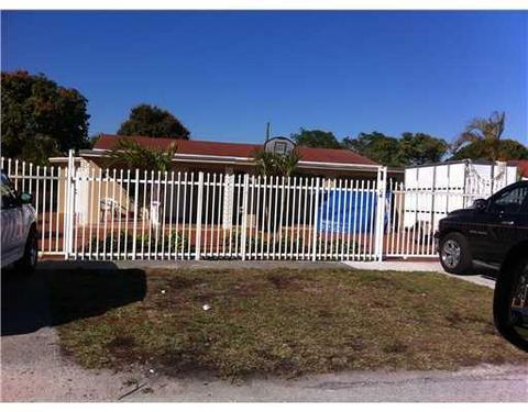 751 E 38 St, Hialeah, FL 33013 photo 1