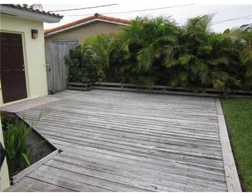 1657 W 79 St, Hialeah, FL 33014 photo 4
