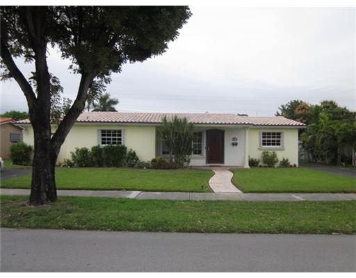 1657 W 79 St, Hialeah, FL 33014 photo 1