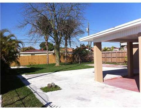 295 W 30 St, Hialeah, FL 33012 photo 2