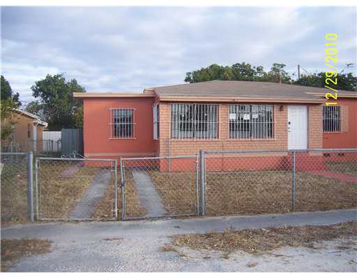 581 E 37 St, Hialeah, FL 33013 photo 2