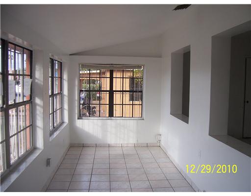 581 E 37 St, Hialeah, FL 33013 photo 4