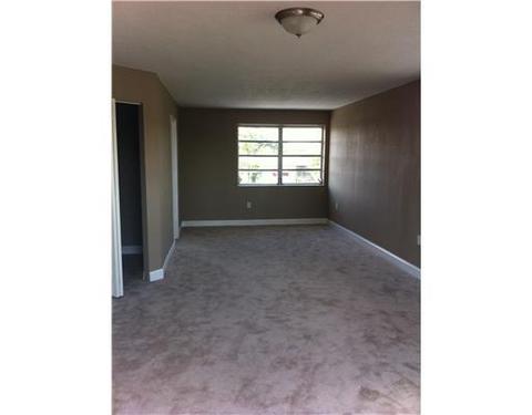 6373 E 5 Ave, Hialeah, FL 33013 photo 8