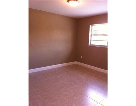 6373 E 5 Ave, Hialeah, FL 33013 photo 7