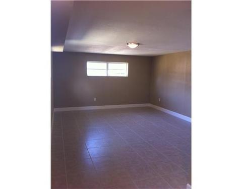 5469 E 4 Ave, Hialeah, FL 33013 photo 8