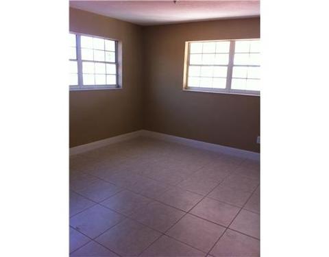 399 E 51 St, Hialeah, FL 33013 photo 10