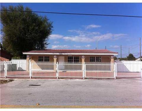 399 E 51 St, Hialeah, FL 33013 photo 1