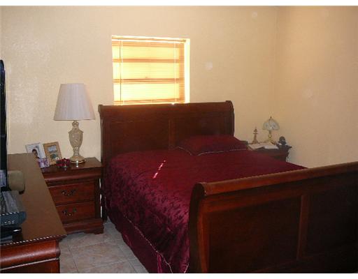 70 E 61 St, Hialeah, FL 33013 photo 4