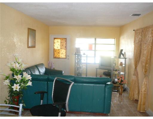70 E 61 St, Hialeah, FL 33013 photo 11