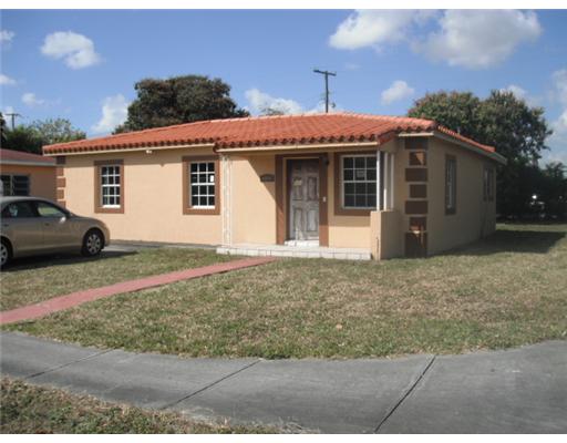 4080 E 9 Ct, Hialeah, FL 33013 photo 2