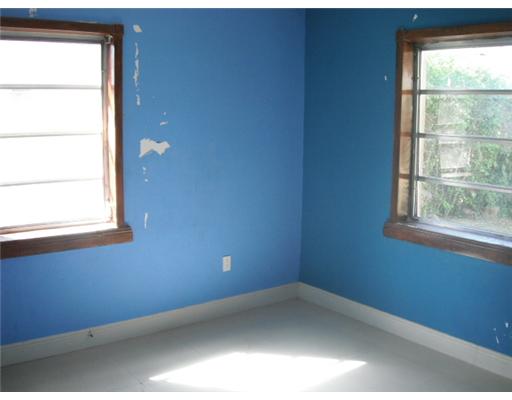 4080 E 9 Ct, Hialeah, FL 33013 photo 13
