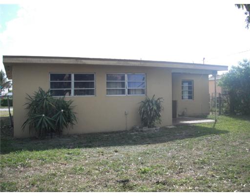 4080 E 9 Ct, Hialeah, FL 33013 photo 3