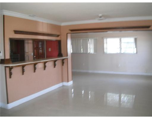 4080 E 9 Ct, Hialeah, FL 33013 photo 8