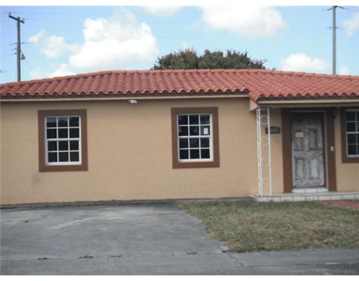 4080 E 9 Ct, Hialeah, FL 33013 photo 1