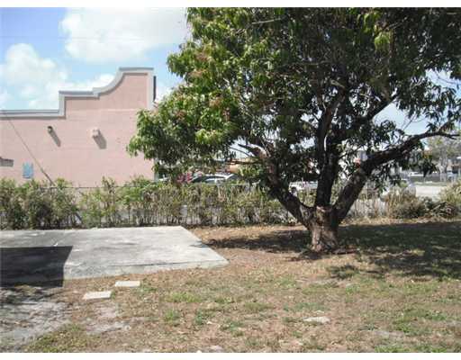 4080 E 9 Ct, Hialeah, FL 33013 photo 15
