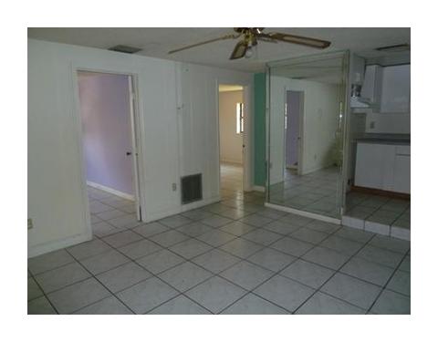 Undisclosed, Hialeah, FL 33012 photo 12