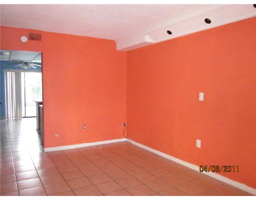 2317 W 66 Pl #208, Hialeah, FL 33016 photo 2