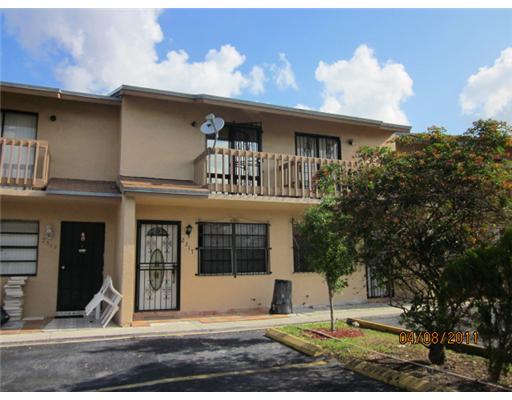 2317 W 66 Pl #208, Hialeah, FL 33016 photo 1