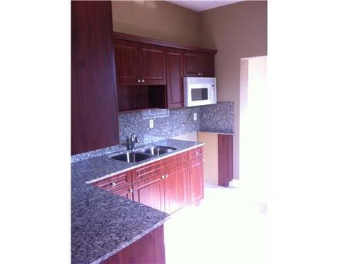 560 E 47 St, Hialeah, FL 33013 photo 2