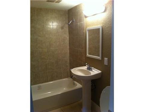 560 E 47 St, Hialeah, FL 33013 photo 4