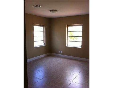 518 E 20 St, Hialeah, FL 33013 photo 3