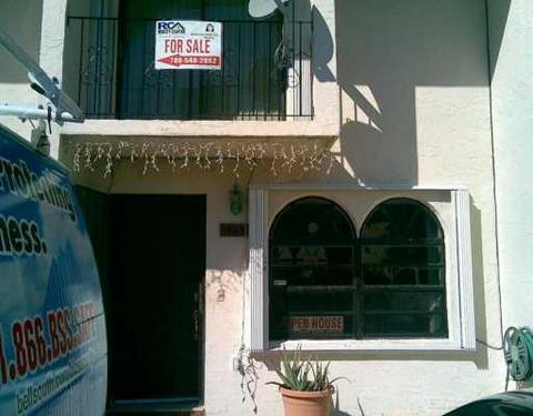 1068 W 79 St #34, Hialeah, FL 33014 photo 1