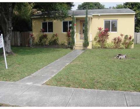 743 E 40 St, Hialeah, FL 33013 photo 1