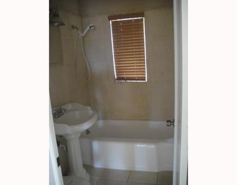 743 E 40 St, Hialeah, FL 33013 photo 4