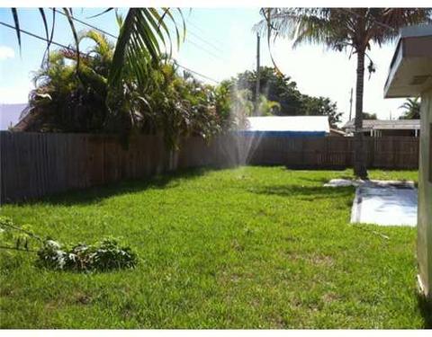 765 W 63 Dr, Hialeah, FL 33012 photo 3