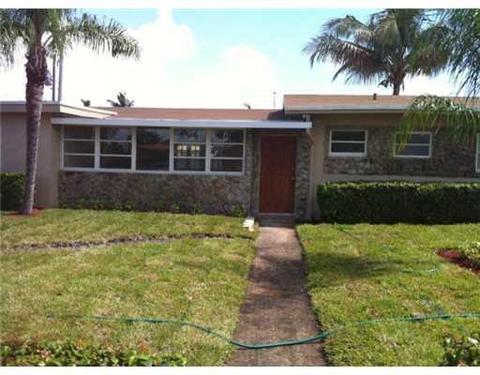 765 W 63 Dr, Hialeah, FL 33012 photo 1