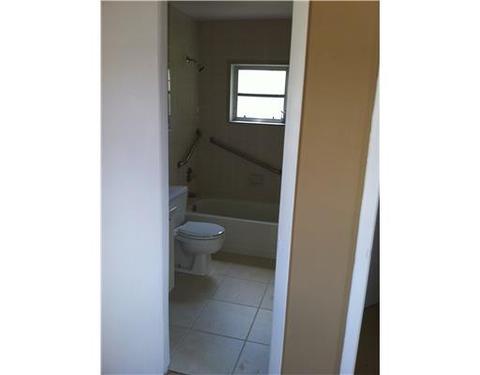 650 E 62 St, Hialeah, FL 33013 photo 4
