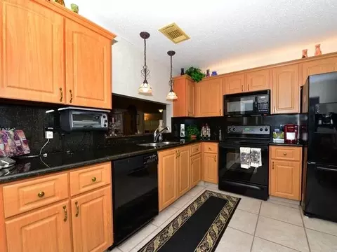 125 Arrowhead Cir, Jupiter, FL 33458 photo 2