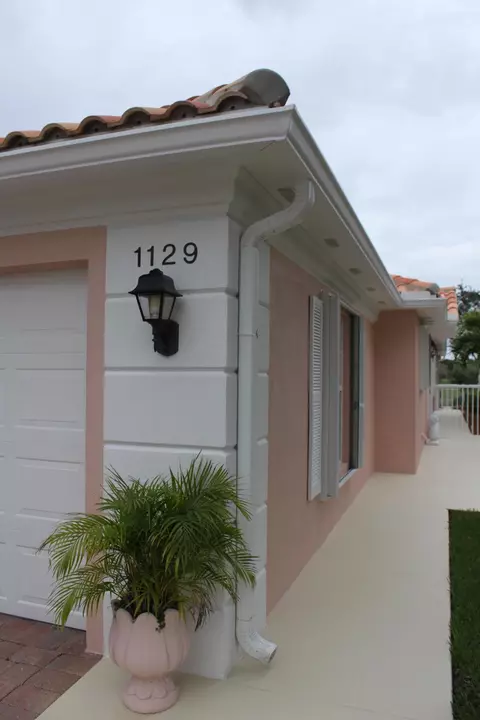 1129 SW Balmoral, Stuart, FL 34997 photo 3