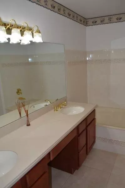 105 Half Moon Cir #D, Jupiter, FL 33458 photo 21