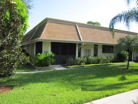 105 Half Moon Cir #D, Jupiter, FL 33458 photo 1
