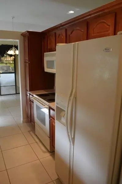 105 Half Moon Cir #D, Jupiter, FL 33458 photo 10