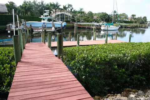 145 Commodore Dr, Jupiter, FL 33477 photo 4