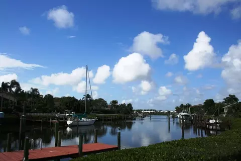 145 Commodore Dr, Jupiter, FL 33477 photo 5