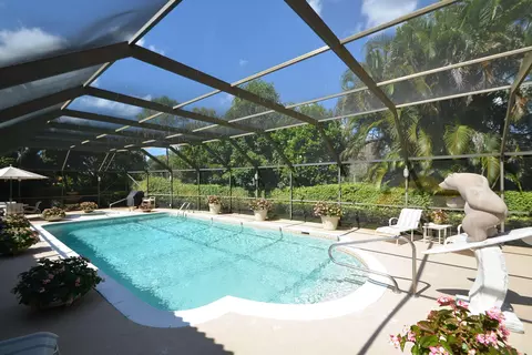 4901 Pineview Cir, Delray Beach, FL 33445 photo 4