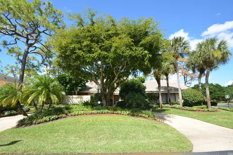 4901 Pineview Cir, Delray Beach, FL 33445 photo 1