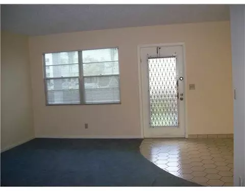 1027 Exeter B, Boca Raton, FL 33434 photo 5