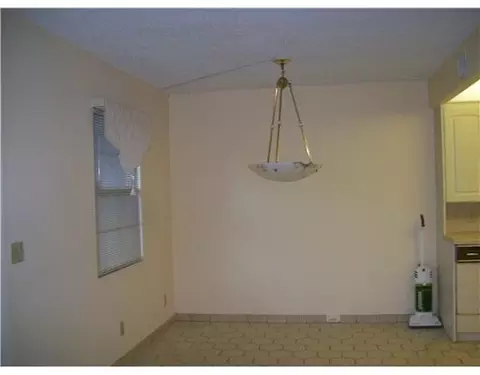 1027 Exeter B, Boca Raton, FL 33434 photo 4